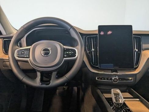 New 2026 Volvo XC60 B5 Ultra w/ Protection Package Premier AWD/4WD image 14