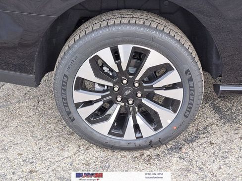 New 2026 Ford Expedition Platinum w/ Driver's Package image 5