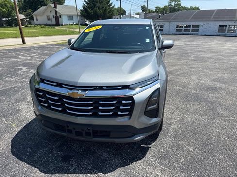 Used 2025 Chevrolet Equinox LT FWD image 8