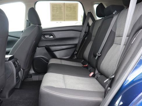 Used 2025 Nissan Rogue SV FWD image 12