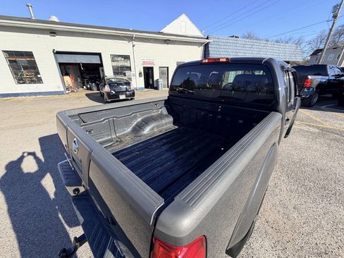 Used 2012 Nissan Frontier SV image 33