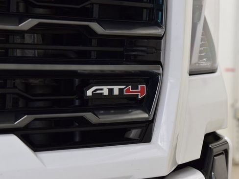 Used 2024 GMC Sierra 2500 AT4 w/ AT4 Preferred Package image 16