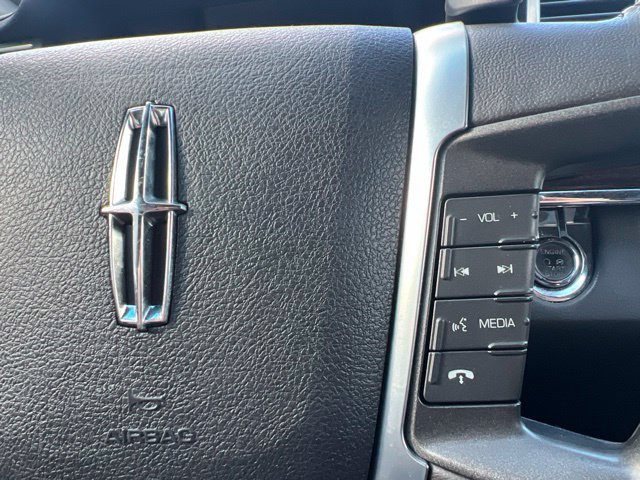 Used 2012 Lincoln MKS FWD image 24