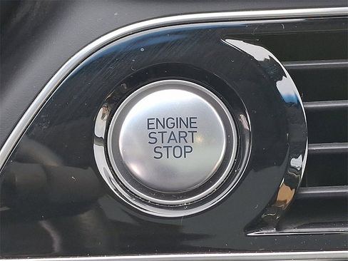 Used 2019 Genesis G70 2.0T Advanced w/ Prestige Package image 25