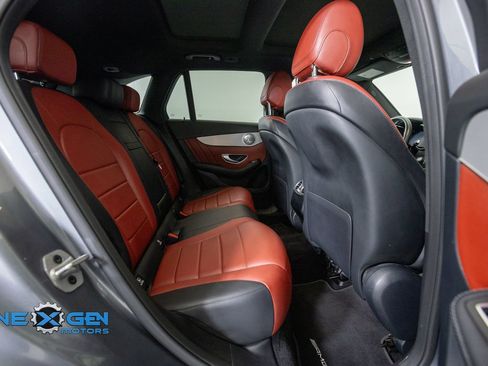 Used 2021 Mercedes-Benz GLC 300 4MATIC image 40