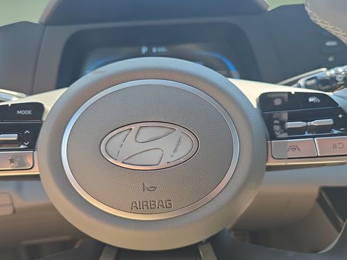 Certified 2026 Hyundai Elantra Sport FWD image 12