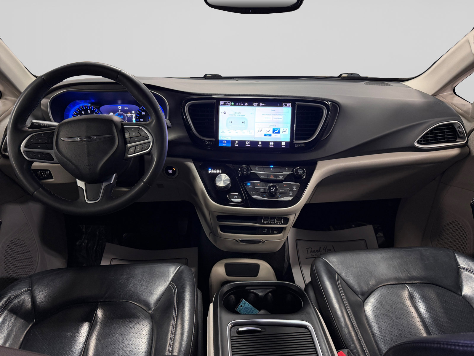 Used 2022 Chrysler Pacifica Touring-L FWD image 16