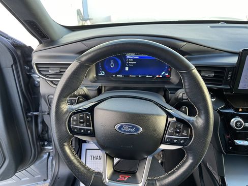 Used 2023 Ford Explorer ST w/ ST Street Pack image 9