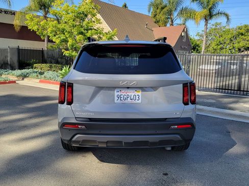 Certified 2023 Kia Sorento X-Line EX AWD/4WD image 3