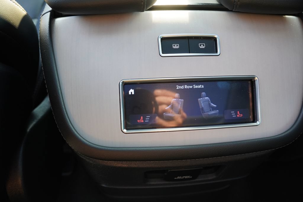 Used 2025 Lincoln Navigator Reserve AWD/4WD image 21