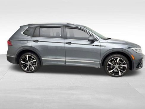Used 2024 Volkswagen Tiguan SEL R-Line AWD/4WD image 9