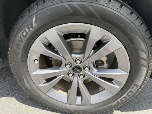 Used 2022 Ford Explorer XLT w/ Equipment Group 202A RWD image 32