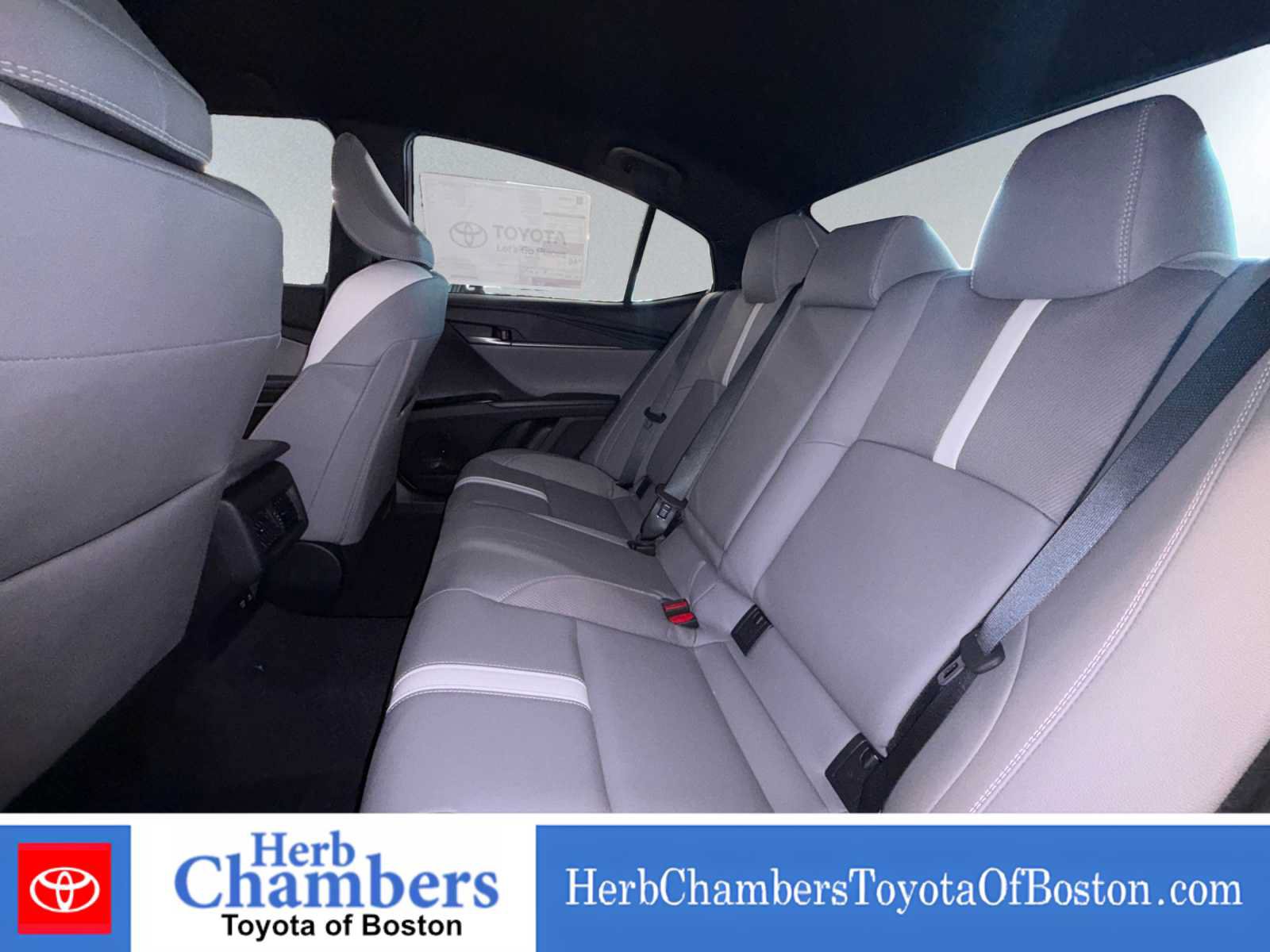 Used 2026 Toyota Camry SE FWD image 17