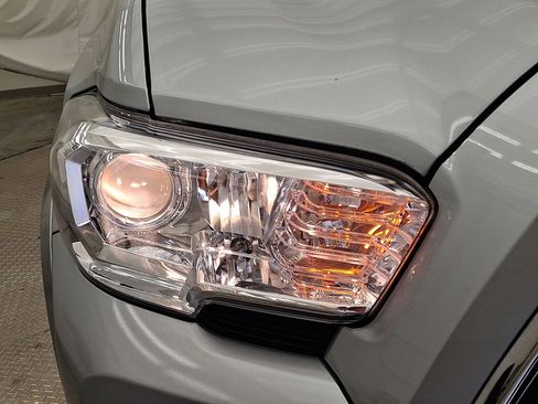 Certified 2023 Toyota Tacoma SR5 AWD/4WD image 27