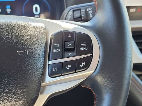 Used 2025 Ford Explorer Active image 19