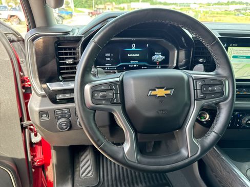 Used 2025 Chevrolet Silverado 1500 LTZ w/ LTZ Premium Package AWD/4WD image 14