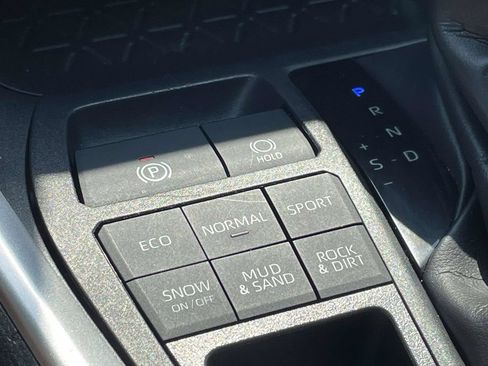 Used 2025 Toyota RAV4 LE AWD/4WD image 20
