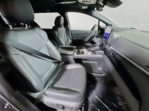 Certified 2025 Toyota Sienna Platinum AWD/4WD image 27