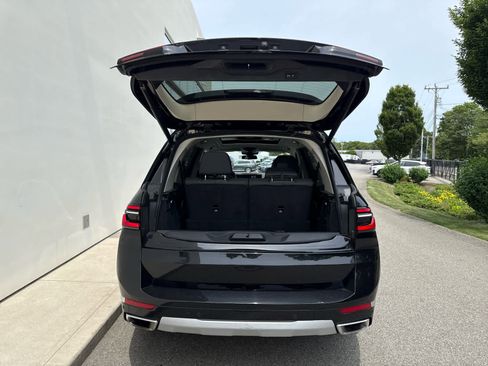 Certified 2023 BMW X7 xDrive40i w/ Premium Package image 20