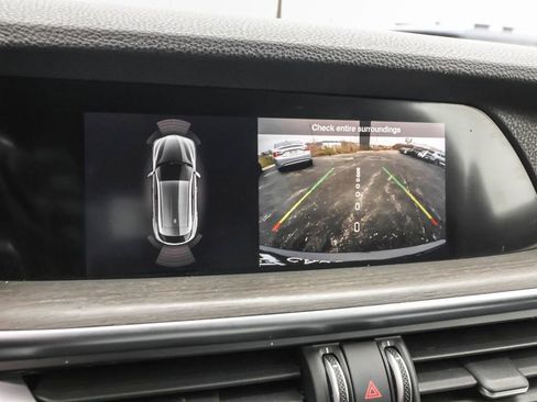 Used 2023 Alfa Romeo Stelvio Ti image 8