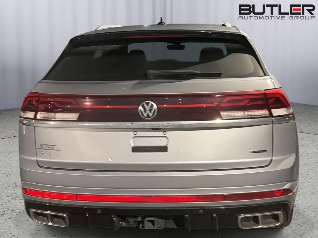 Used 2024 Volkswagen Atlas Cross Sport SEL R-Line AWD/4WD image 9
