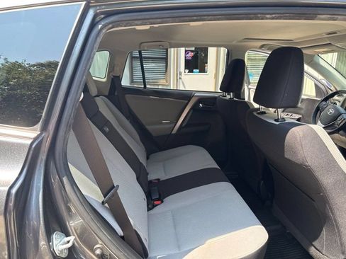 Used 2018 Toyota RAV4 XLE w/ Convenience Package AWD/4WD image 19