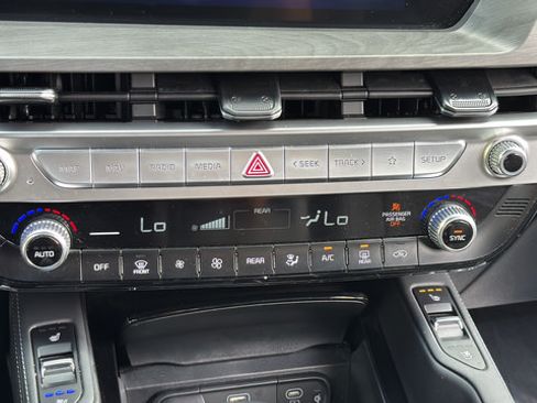 Used 2024 Kia Telluride EX X-Line AWD/4WD image 22