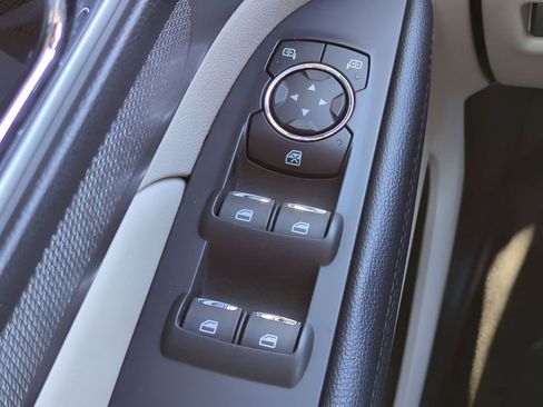 Used 2018 Ford Explorer XLT w/ Equipment Group 202A image 25