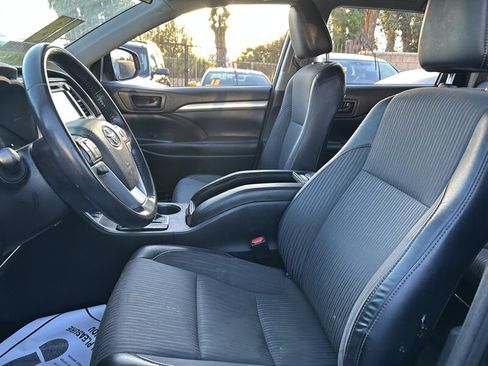 Used 2018 Toyota Highlander Plus image 12