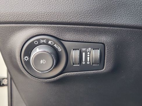 Used 2019 Jeep Compass Altitude image 22