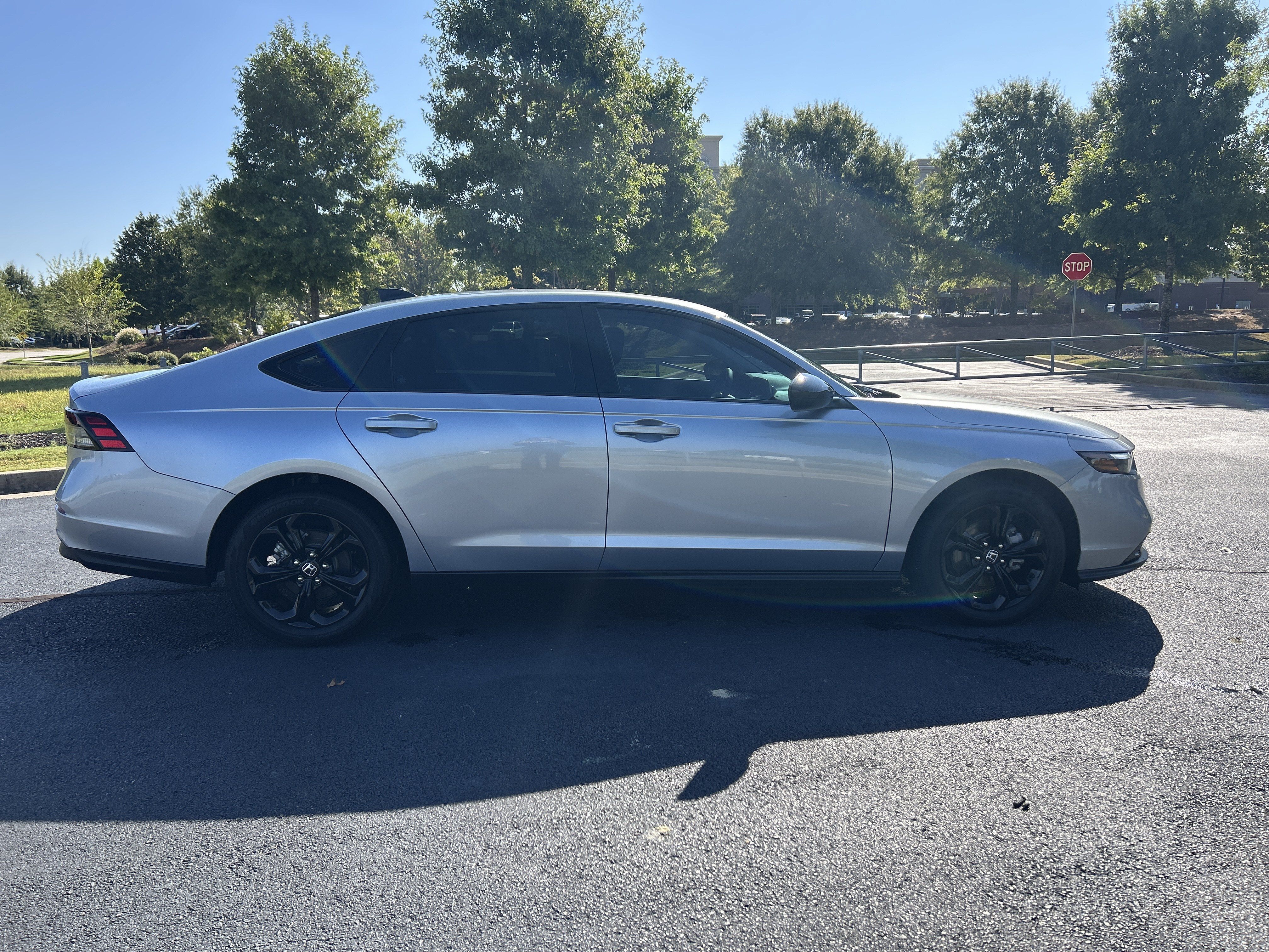 Used 2025 Honda Accord SE image 10