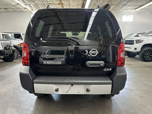 Used 2010 Nissan Xterra Off-Road AWD/4WD image 4