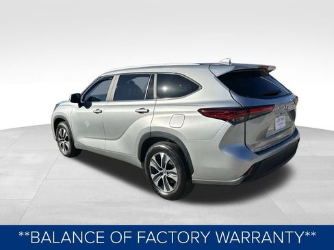 Used 2023 Toyota Highlander XLE image 12