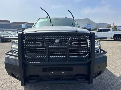 Used 2024 RAM 2500 Laramie AWD/4WD image 2