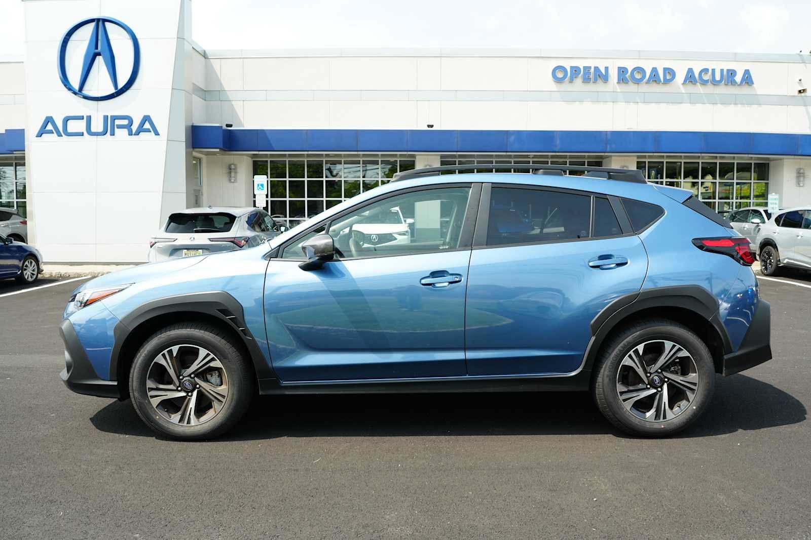 Used 2024 Subaru Crosstrek 2.0i Premium AWD/4WD image 4