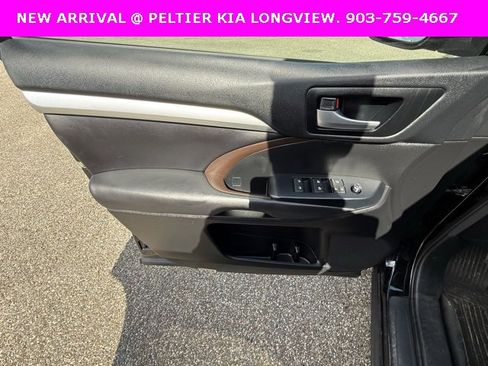 Used 2017 Toyota Highlander XLE image 10