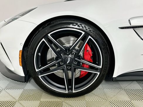 Used 2026 Aston Martin V8 Vantage S RWD image 4