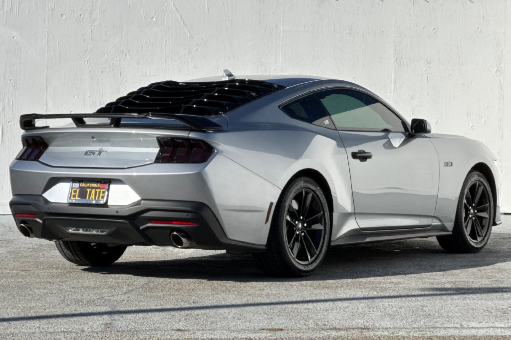 Used 2024 Ford Mustang GT RWD image 3