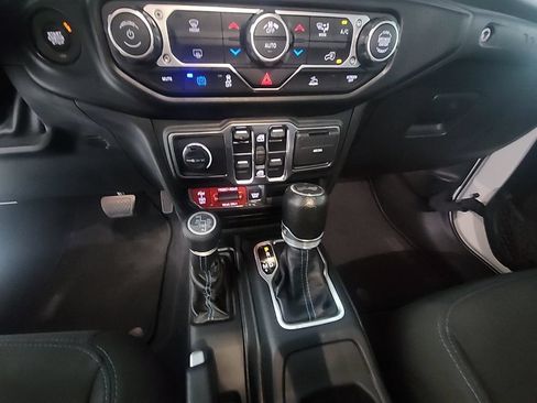 Used 2022 Jeep Wrangler Unlimited Rubicon 4xe AWD/4WD image 10