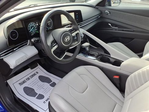 Used 2025 Hyundai Elantra Limited w/ Cargo Package image 16