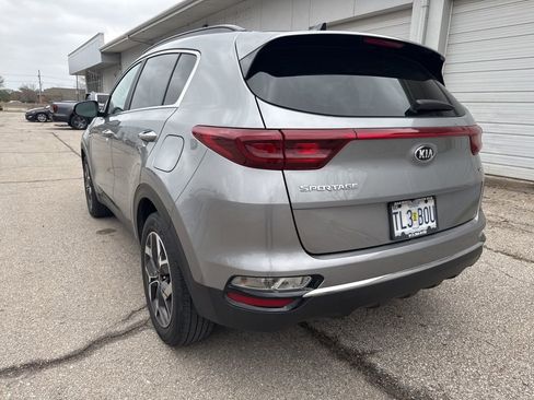 Used 2022 Kia Sportage EX image 3