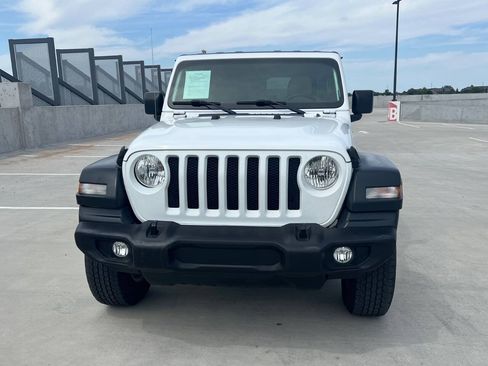 Used 2018 Jeep Wrangler Unlimited Sport S AWD/4WD image 3