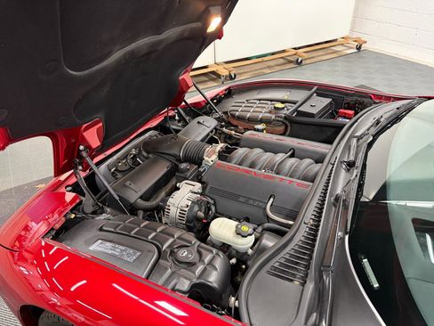 Used 2004 Chevrolet Corvette Coupe w/ Roof Package RWD image 28