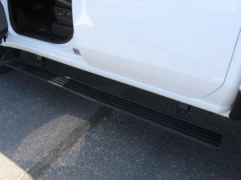 Certified 2025 GMC Sierra 2500 Denali Ultimate AWD/4WD image 10