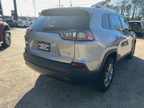 Used 2020 Jeep Cherokee Latitude Plus image 5