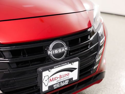 Used 2024 Nissan Versa SV w/ Trunk Package image 4