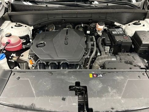 Used 2024 Kia Sorento S image 37