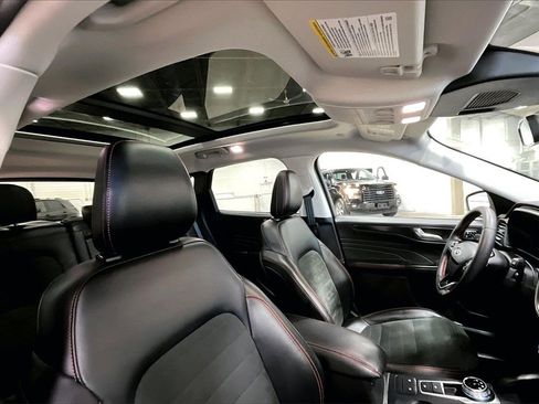 Certified 2022 Ford Escape SEL w/ SEL Stealth AWD Package image 21