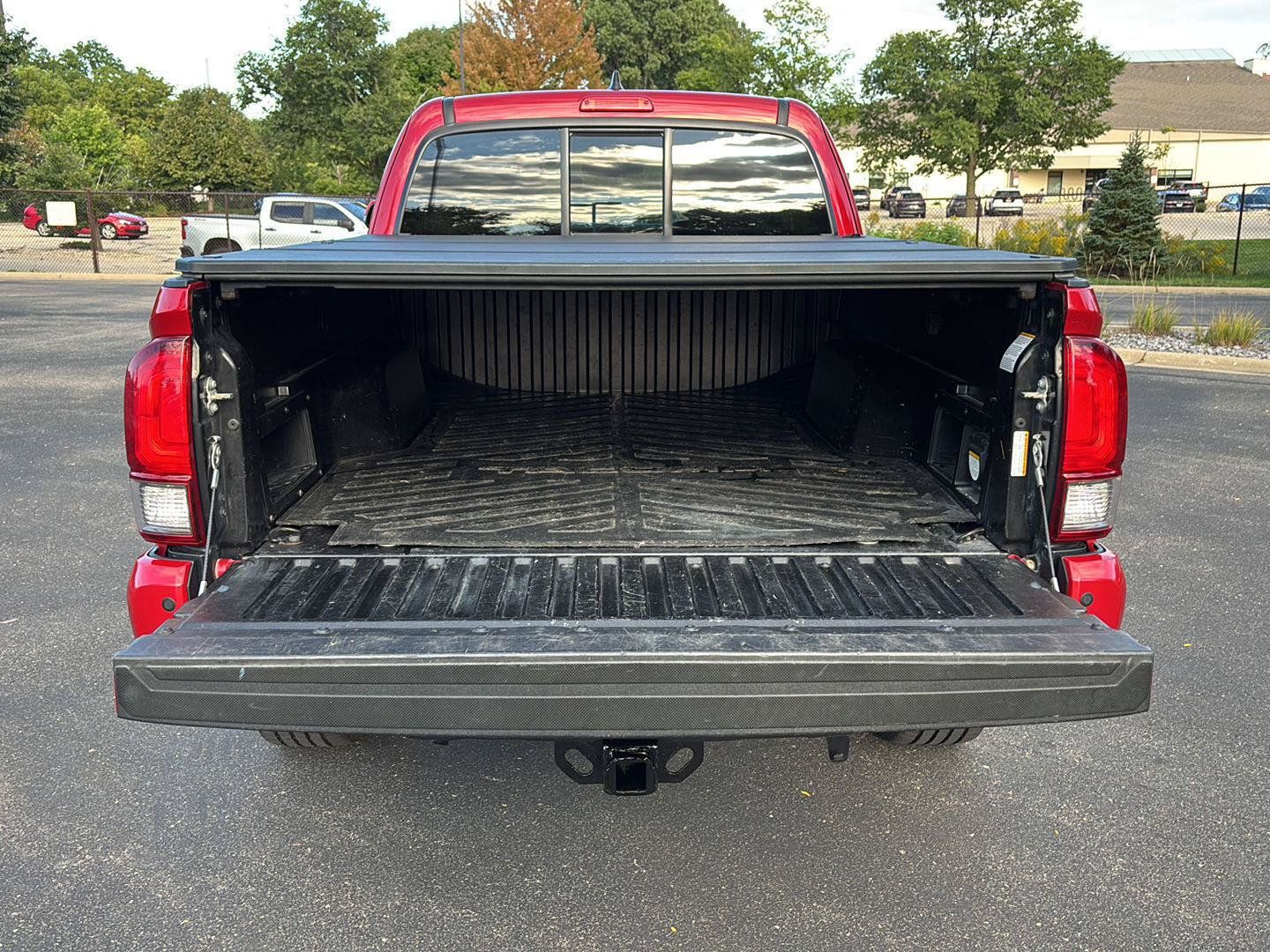 Used 2017 Toyota Tacoma TRD Sport w/ Premium & Technology Package AWD/4WD image 15