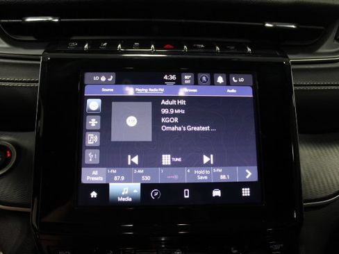 Used 2023 Jeep Grand Cherokee Altitude AWD/4WD image 3